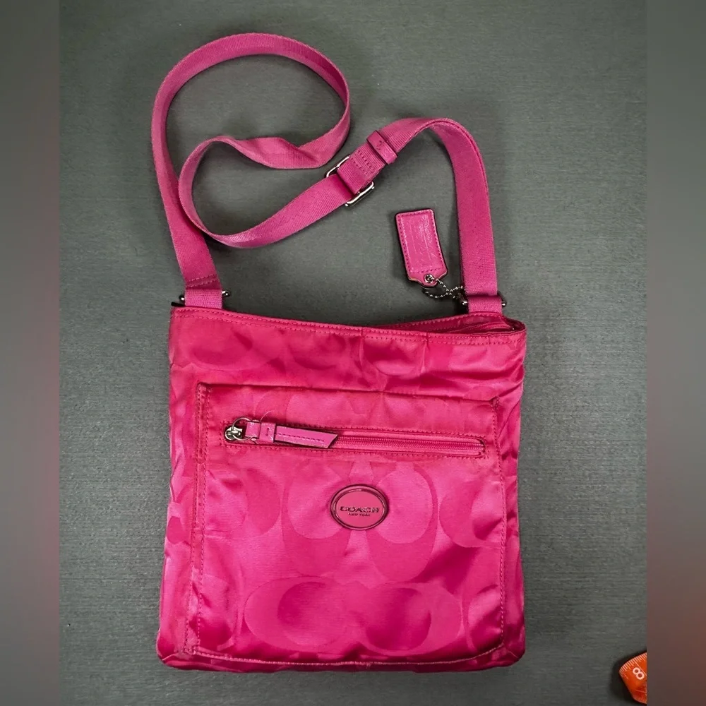 COACH Signature Getaway Nylon File Crossbody Bag Size OS Model F77408 Hot Pink